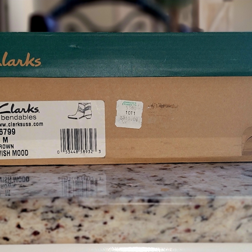Clarks Bendables Brown Leather Ankle Booties Sz 7 Comfort Shoes - Picture 5 of 16